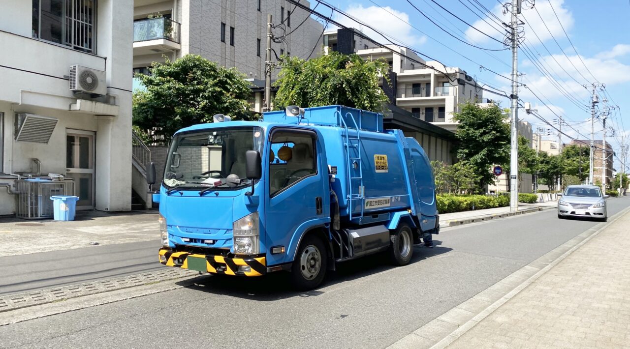 ゴミ収集車