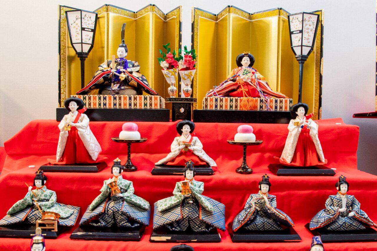 ひな人形